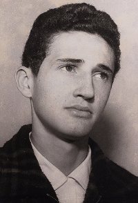 Adriano Stuart