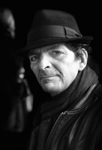 De force avec d'autres