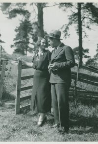 Halta Lena och vindögde Per