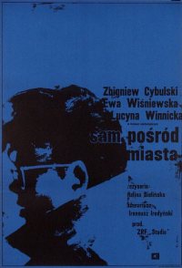 Sam posród miasta