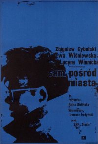 Sam posród miasta