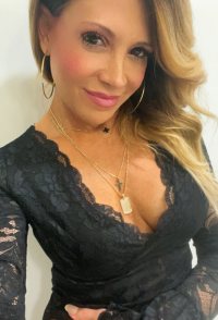 Anna Damergis