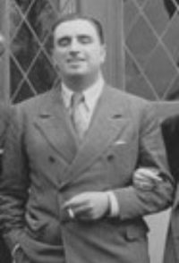 Arturo S. Mom