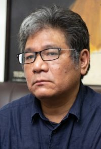 Yung-Feng Lee